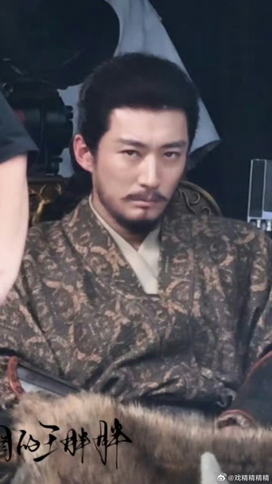 刘学义江山大同造型第一眼看上去还以为吴京 