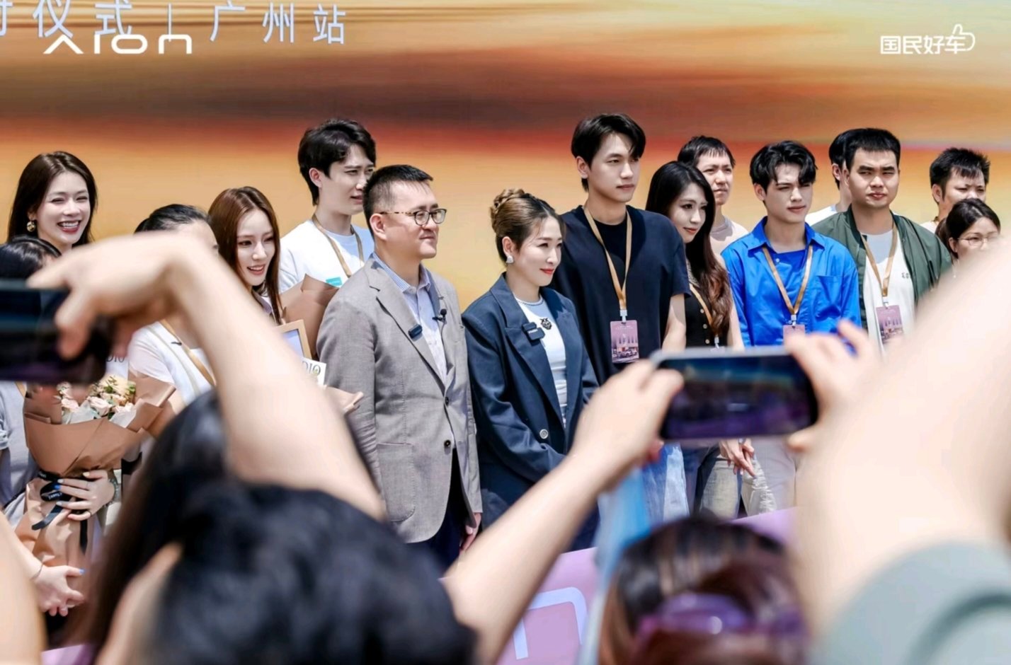 实名被圈粉！埃安N60广州交付太宠粉，刘诗雯亲自为车主交车，陪打乒乓球，还有交车