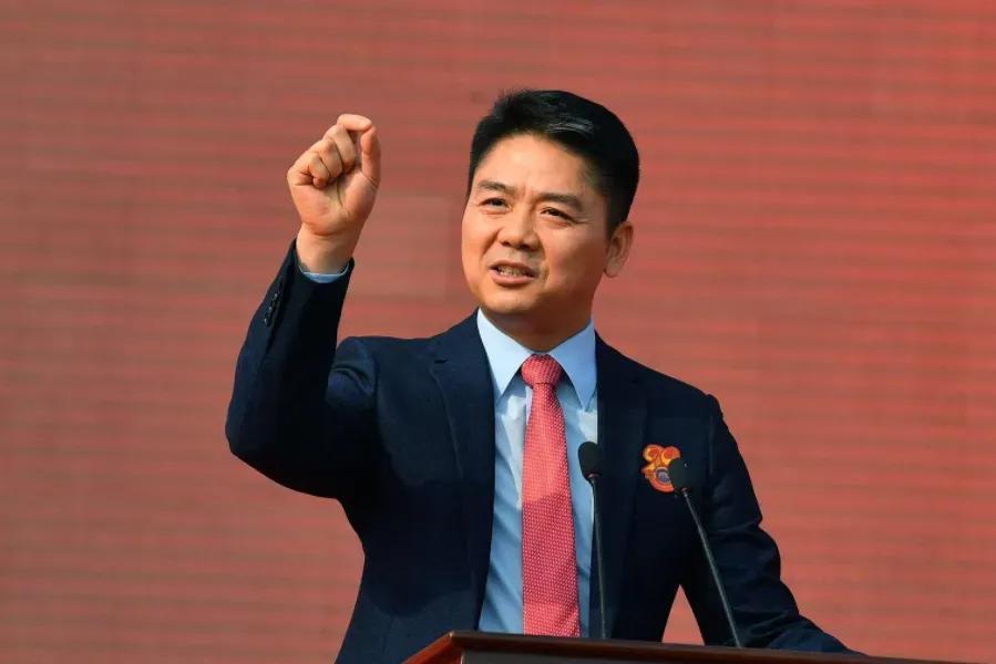网友调侃:我喝完酒可以自己回家[憨笑][憨笑][憨笑]。

“像贾国龙第一次炒菜