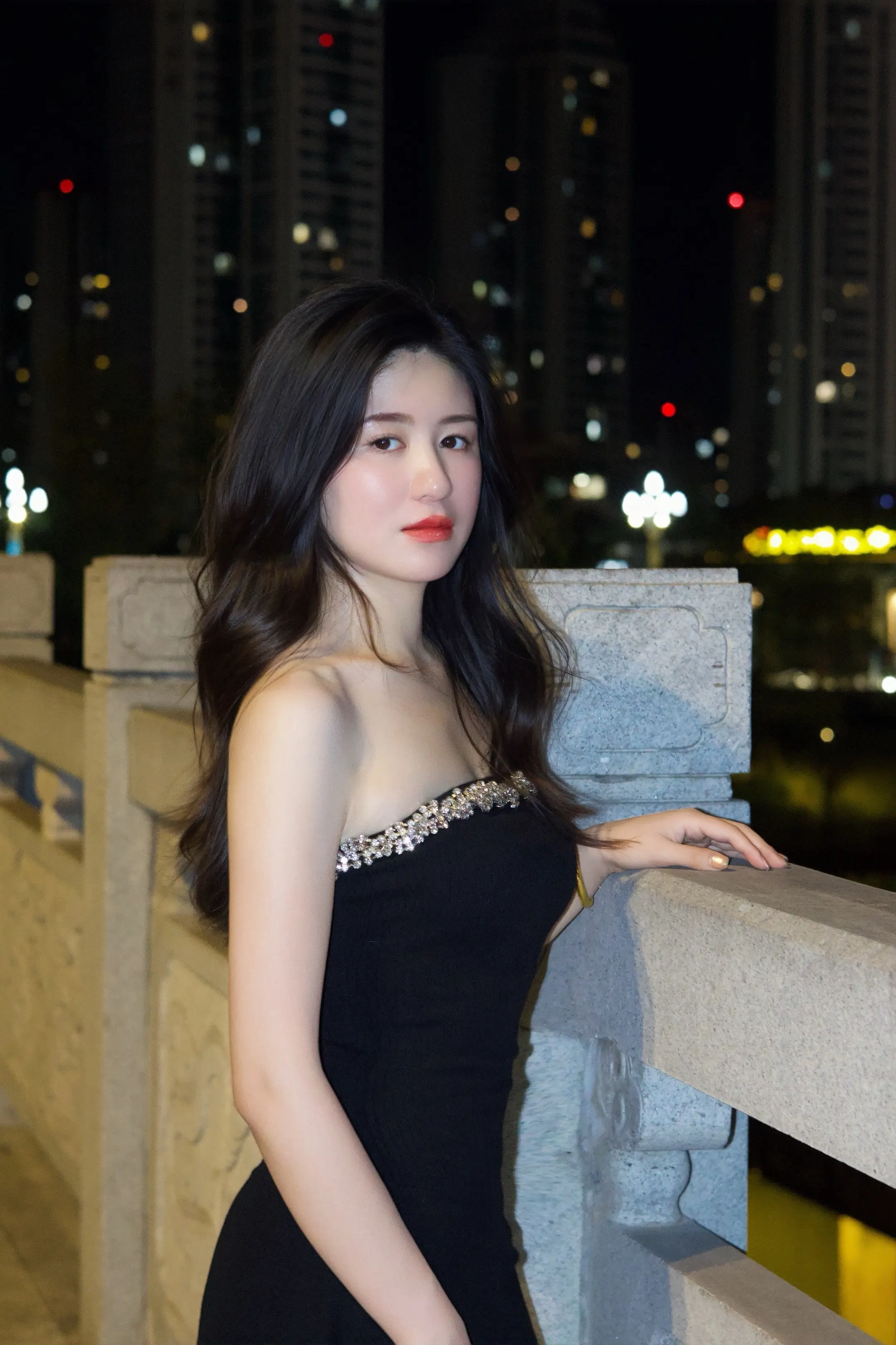 生活在催我赚钱 年龄在催我懂事 身体在催我健康 成年人的世界好像并不快乐…