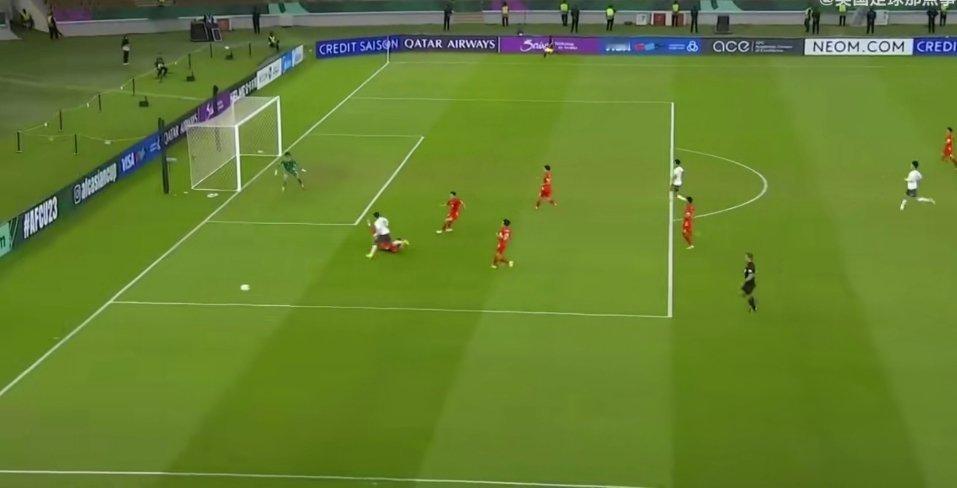 U23国足VS越南U23比赛正在进行中，1月20日23:30，中国U23男足在U