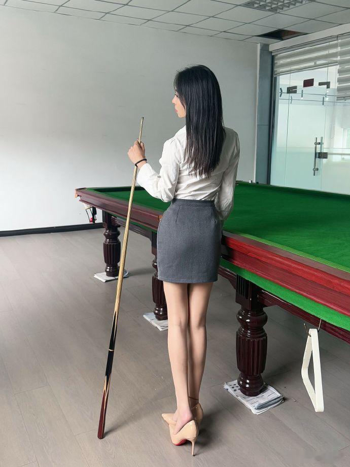 大一点的4S店很多都配有台球室🎱 ​​​