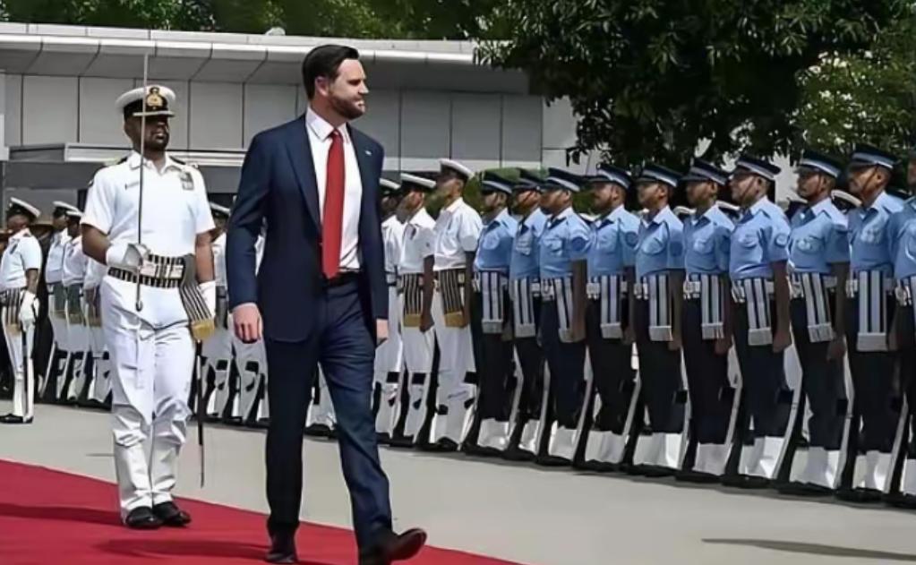 极有可能万斯会当上总统！如果万斯当上总统！对全世界都不是什么好事！因为万斯年轻！