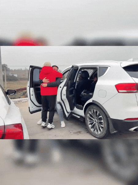 泪目了，湖南，哥哥开车回家过年，途中会路过弟弟家，弟弟专门驾车30公里去高速口给