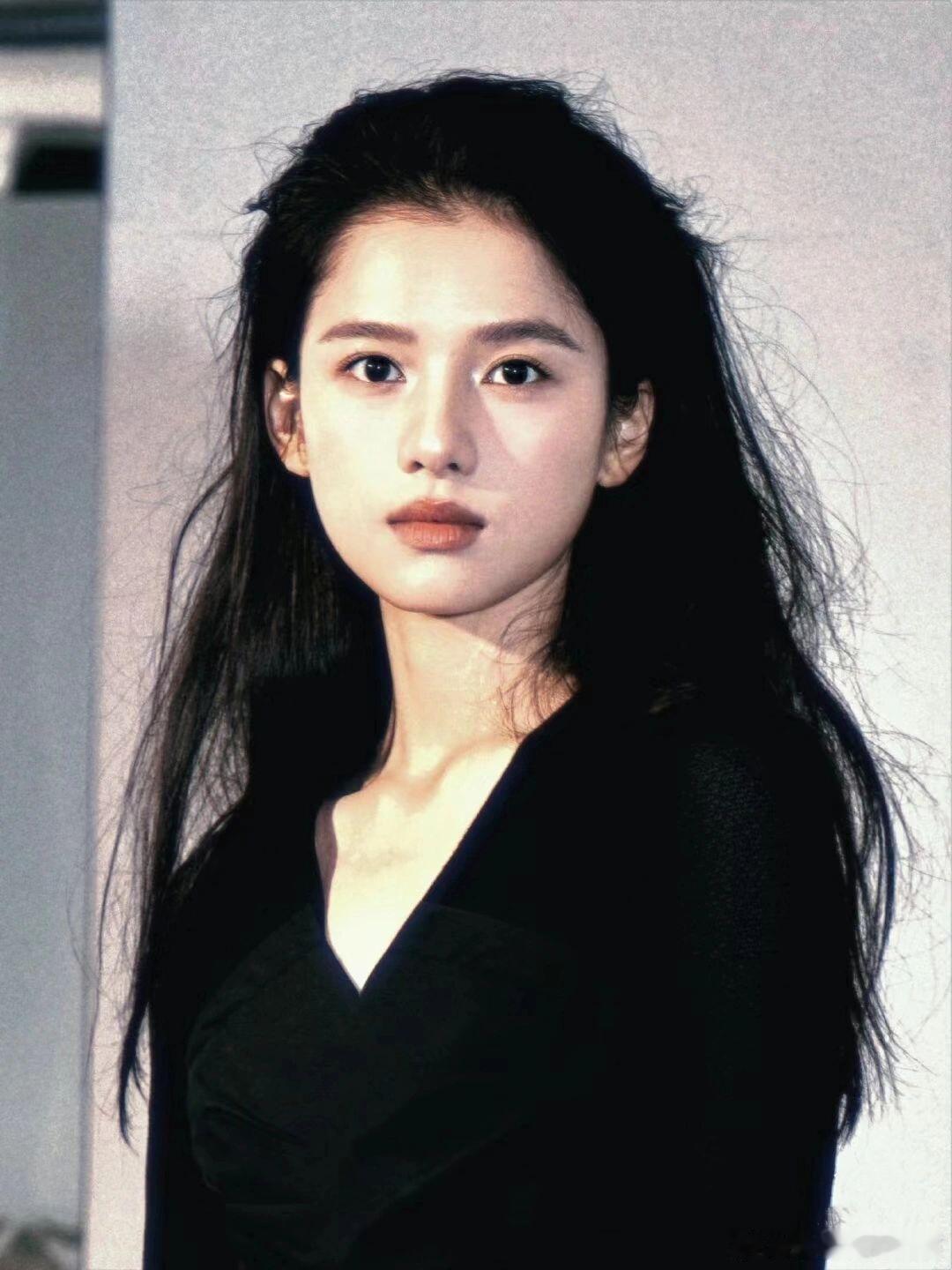 张婧仪梦花廷生图路透  张婧仪[超话]  路过被这张图震撼到了！真的张婧仪好强的