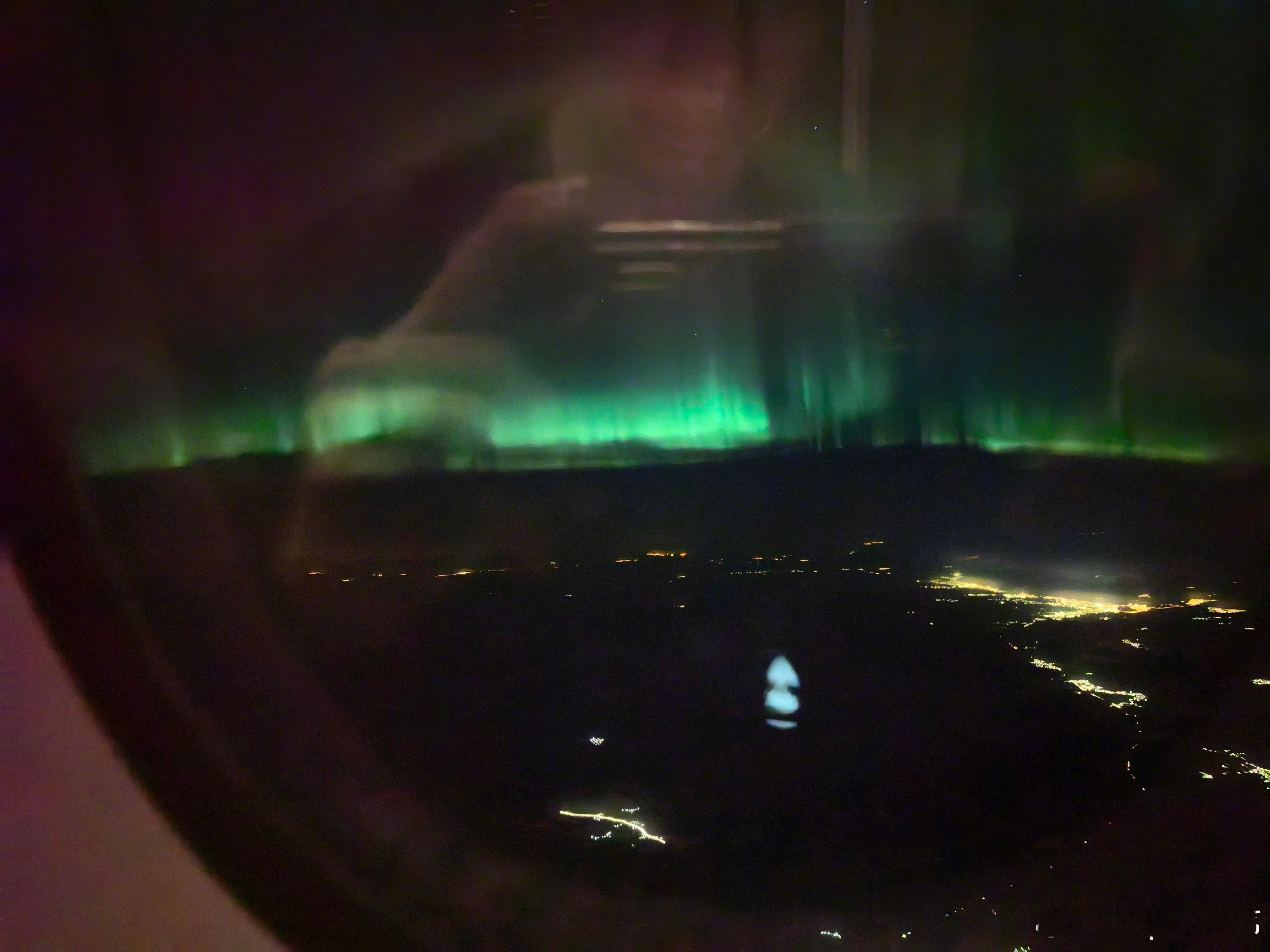 马龙在飞机上第一次看到极光马龙的2026一定好运相随