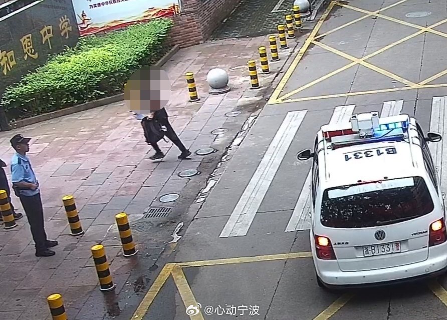 宁波交警4分钟火速护送考生赶去考场 6月8日是高考第二天，宁波宁海一名考生因惯性