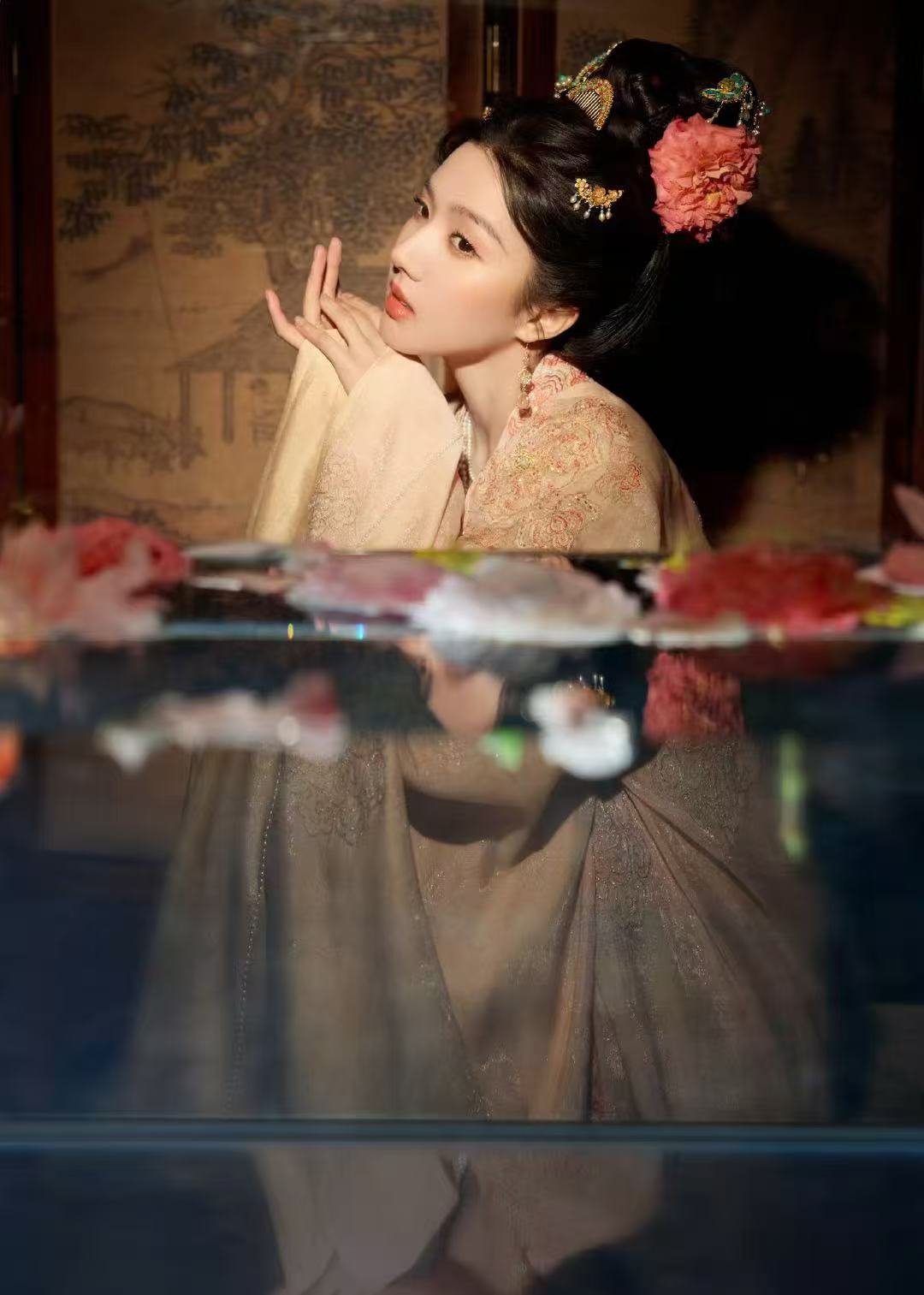 御赐小仵作2妆造御赐小仵作2 妆造升级太惊艳！苏晓彤的甜妹气质撞上唐风襦裙，柔美