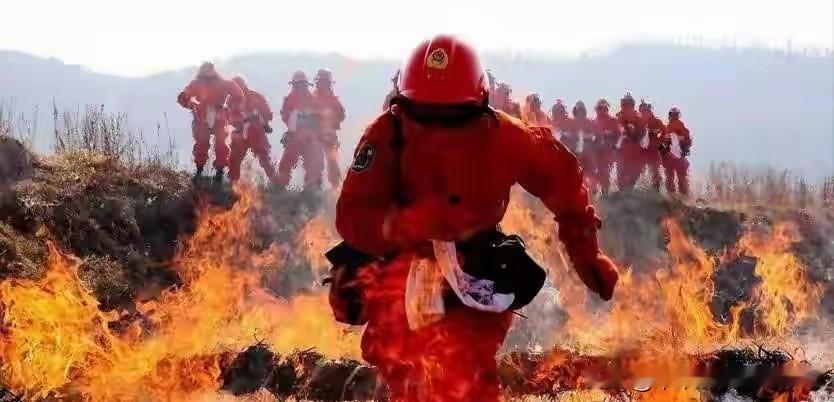 3400个中国人，在边境上顶了8天，挡住的是一场别人闯祸烧出来的火。闯祸的那家公