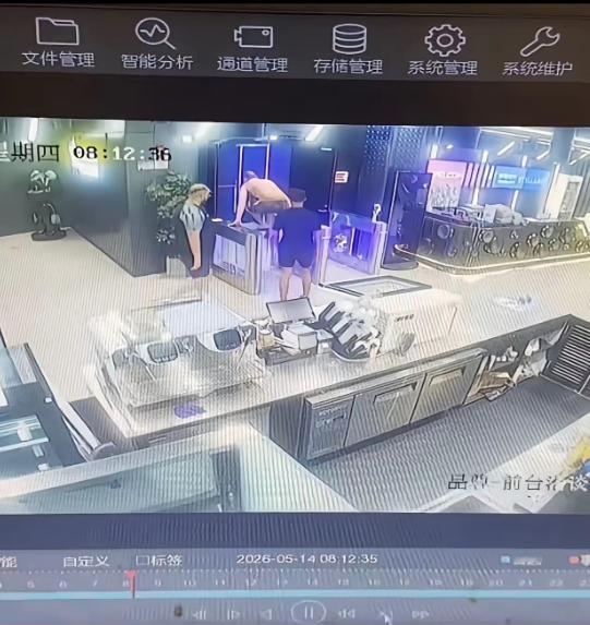 白嫖健身还理直气壮？跑到中国来“零元购”，谁给你们的胆子！5月19日，上海一位健