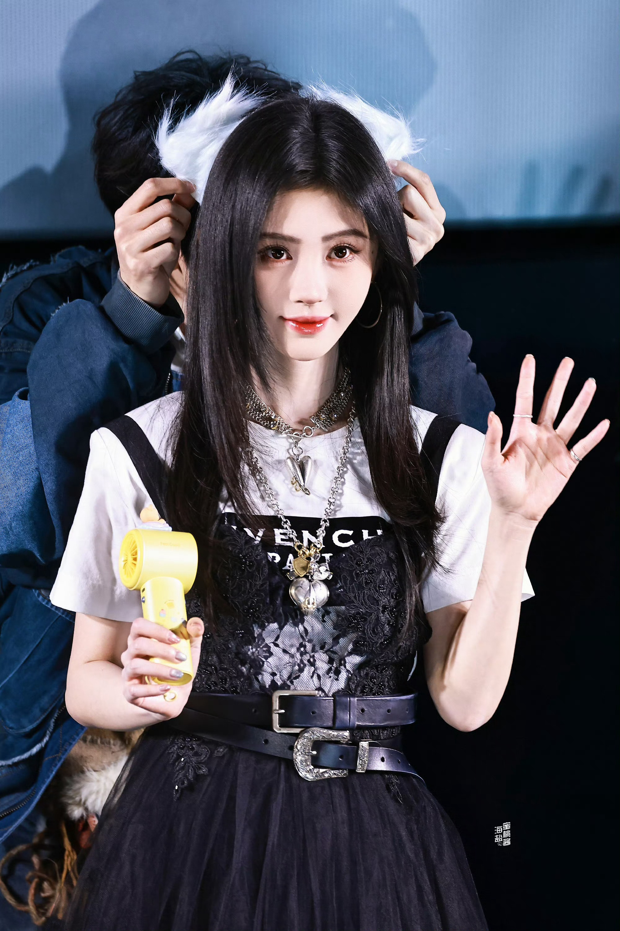 鞠婧祎露芜衣 jjy鞠婧祎月鳞绮纪 夏日的晚风 蝉鸣的乐章 我对你的爱在这场自然
