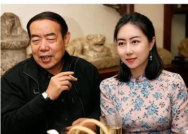 贾浅浅能获诺贝尔文学奖吗这取决于诺贝尔文学奖操控者的需要，不过，通过莫言的获奖，