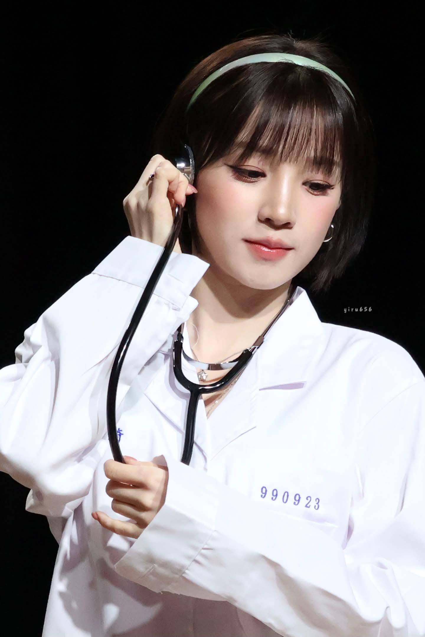 宋雨琦 😬宋雨琦 260725 AM签售Doctor宋🤍©️yiru656 