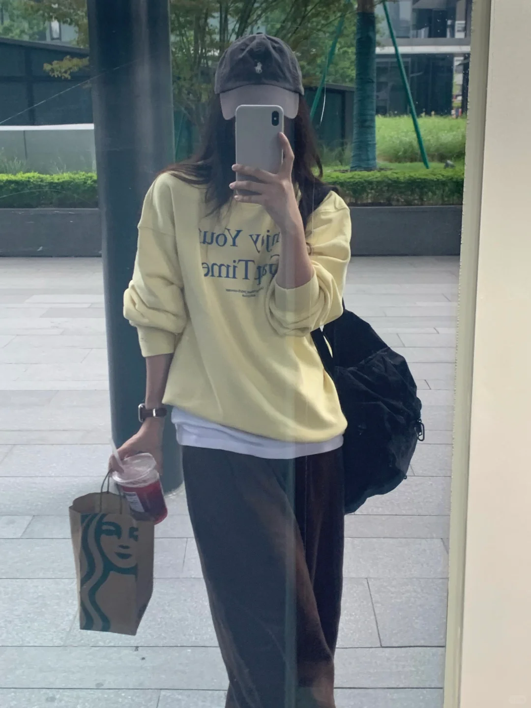 今日look 丨 鹅黄配棕