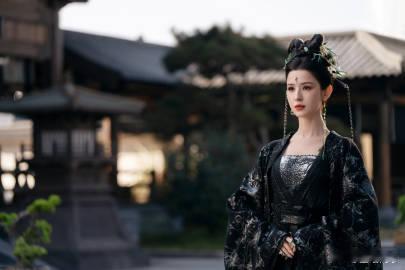 内娱古早仙侠味儿回来了哈妮克孜顶级妖魅 她的每一个眼神都透着灵动与故事，瞬间带你
