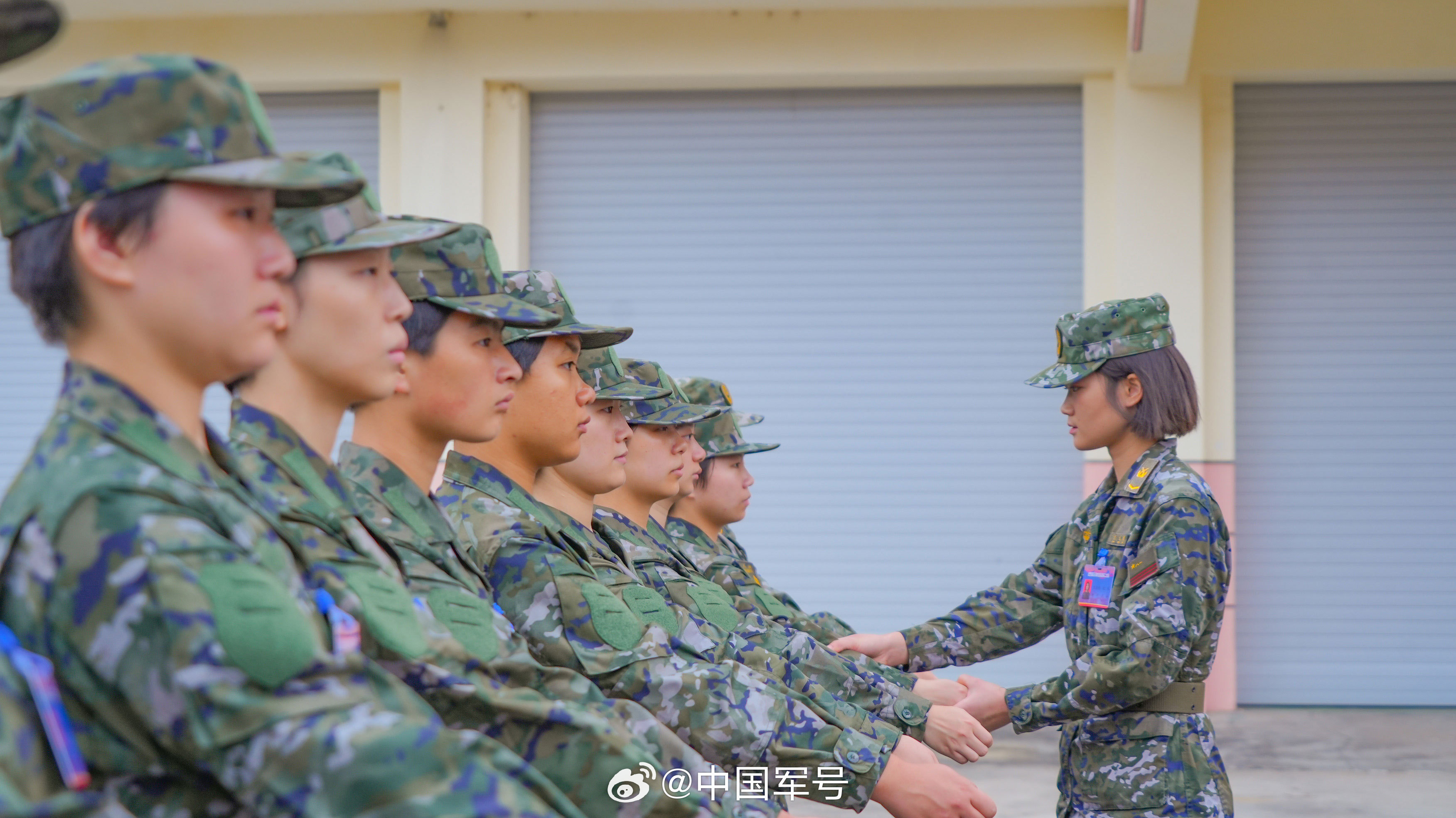【热血开训！武警新战士队列训练整齐划一】 近日，武警天津总队新兵团举行2025年