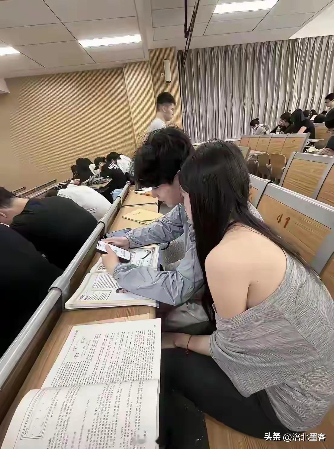大学最美好的日子，就是谈恋爱的时间。谈过恋爱的都懂，那种甜甜蜜蜜的情形。