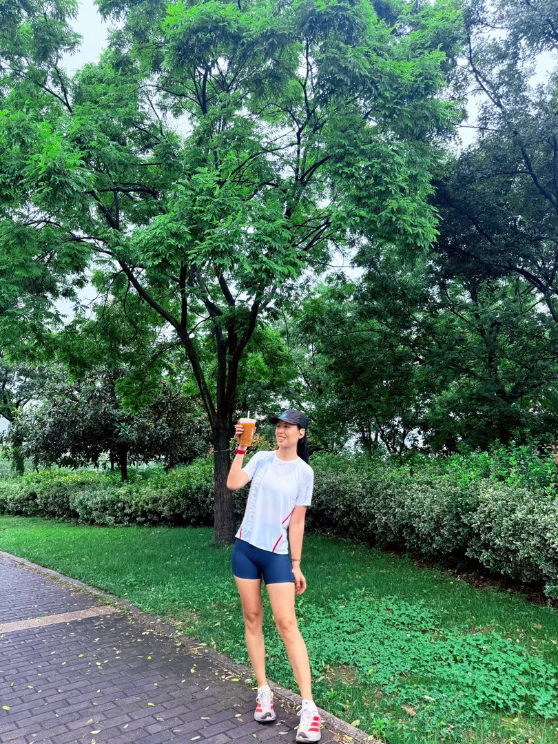 即刻开跑运动打卡 重新恢复训练，找初心这周连续跑步3天跑量25公里有点累加油👏