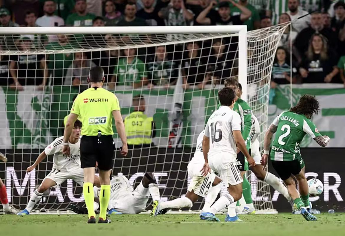 4月25日讯 西甲第32轮，皇马客场1-1遭贝蒂斯绝平，近6场比赛仅取1胜，与积