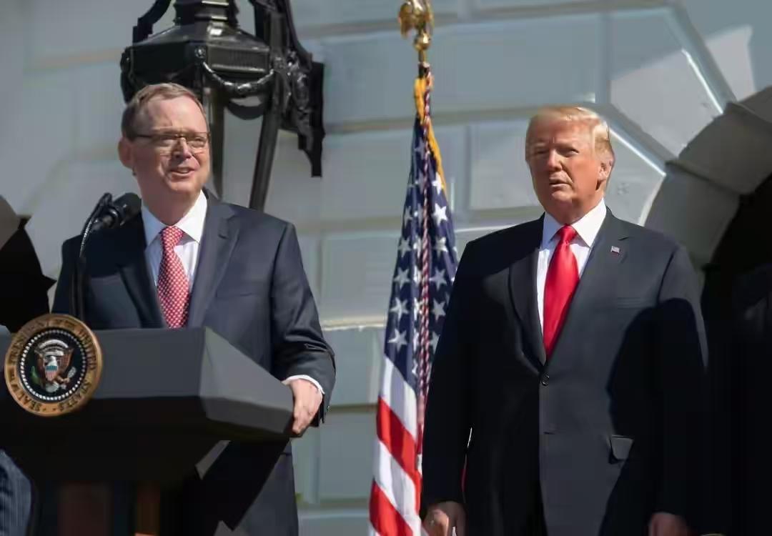 美联储“变天”预警！特朗普要安插“自己人”，美元霸权悬了？

        央