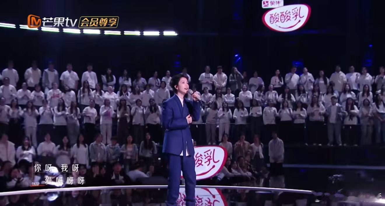 李霄云触及灵魂的你呀我呀  任何一个人没有听过李霄云演唱的《你呀我呀(Colla
