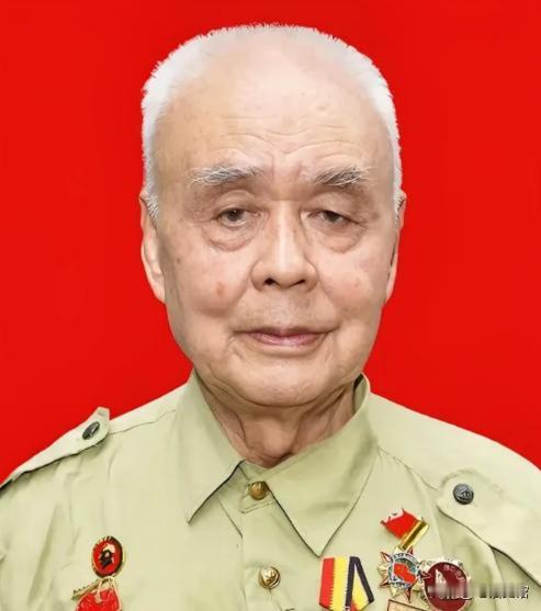 1952年，上甘岭战役中，16岁战士唐章洪突然尿急，他索性对着迫击炮尿了起来，没