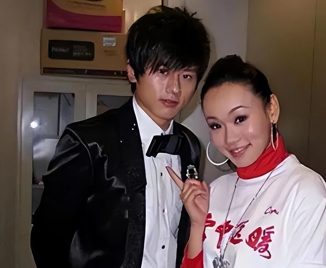 你知道吗？为了一个男人的梦想，卖掉房子车子的女孩，最终换来了什么？

十七岁的段