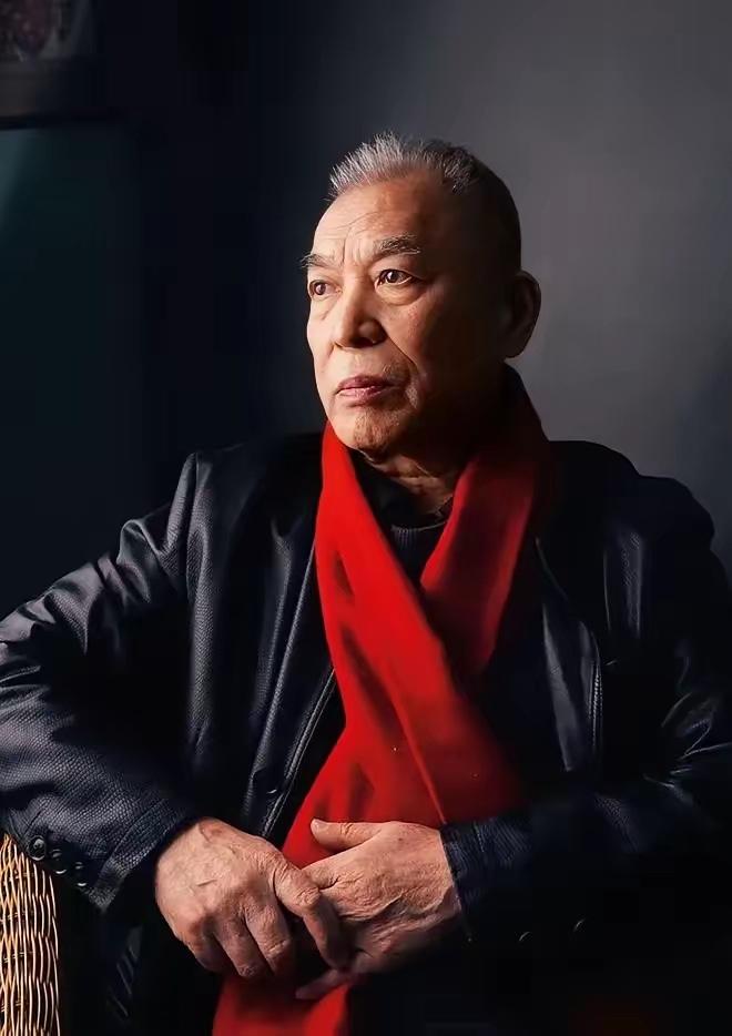 偶然看到了梁晓声在三十年前关于阶层分析的一段文字，大为震惊：可以说，是属于精准预