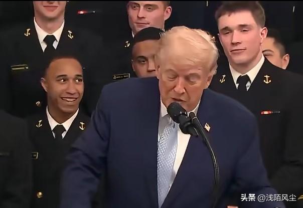 特朗普宣布将在椭圆形办公室为美国奥运健儿授勋，不请参议员、不摆排场，并幽默警告：