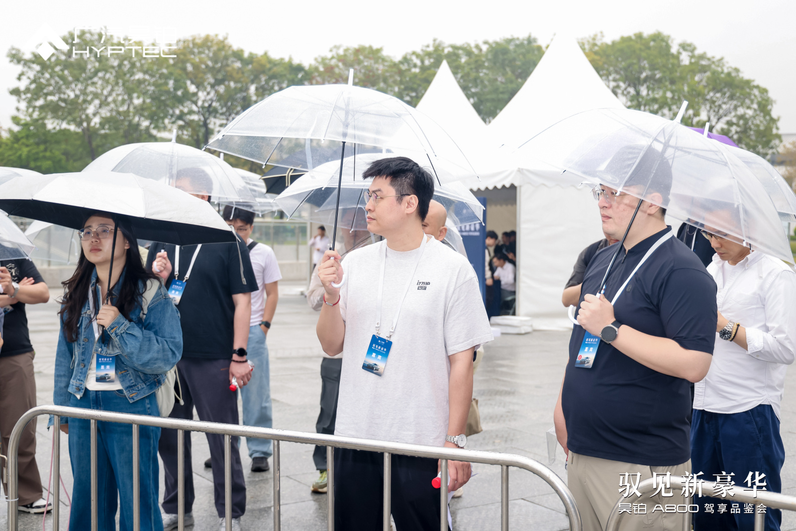 广州市气象台30日07时28分发布雷雨大风橙色和冰雹橙色预警信号:受肇庆、云浮方