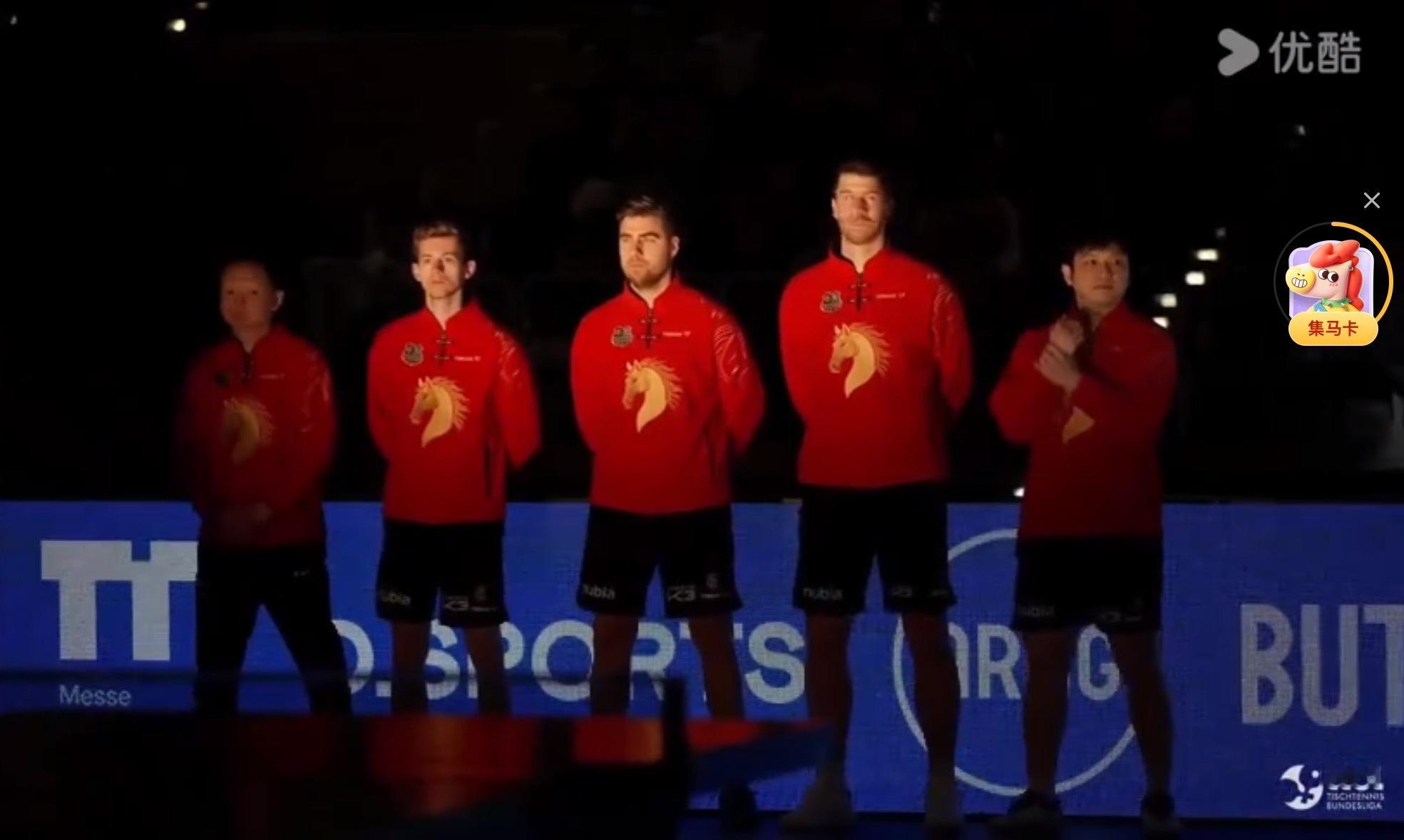 樊振东身穿中国红队服很感动，这个联赛，这个俱乐部，因为樊振东，用这种方式向中国文