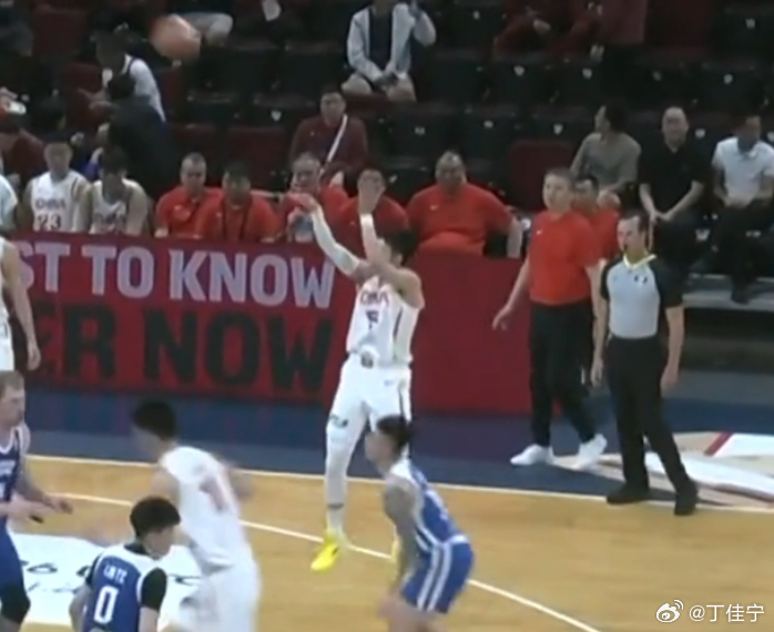 中国男篮VS中国台北男篮男篮世预赛 郭指导真是不容易啊，什么心都要操，而且各种细