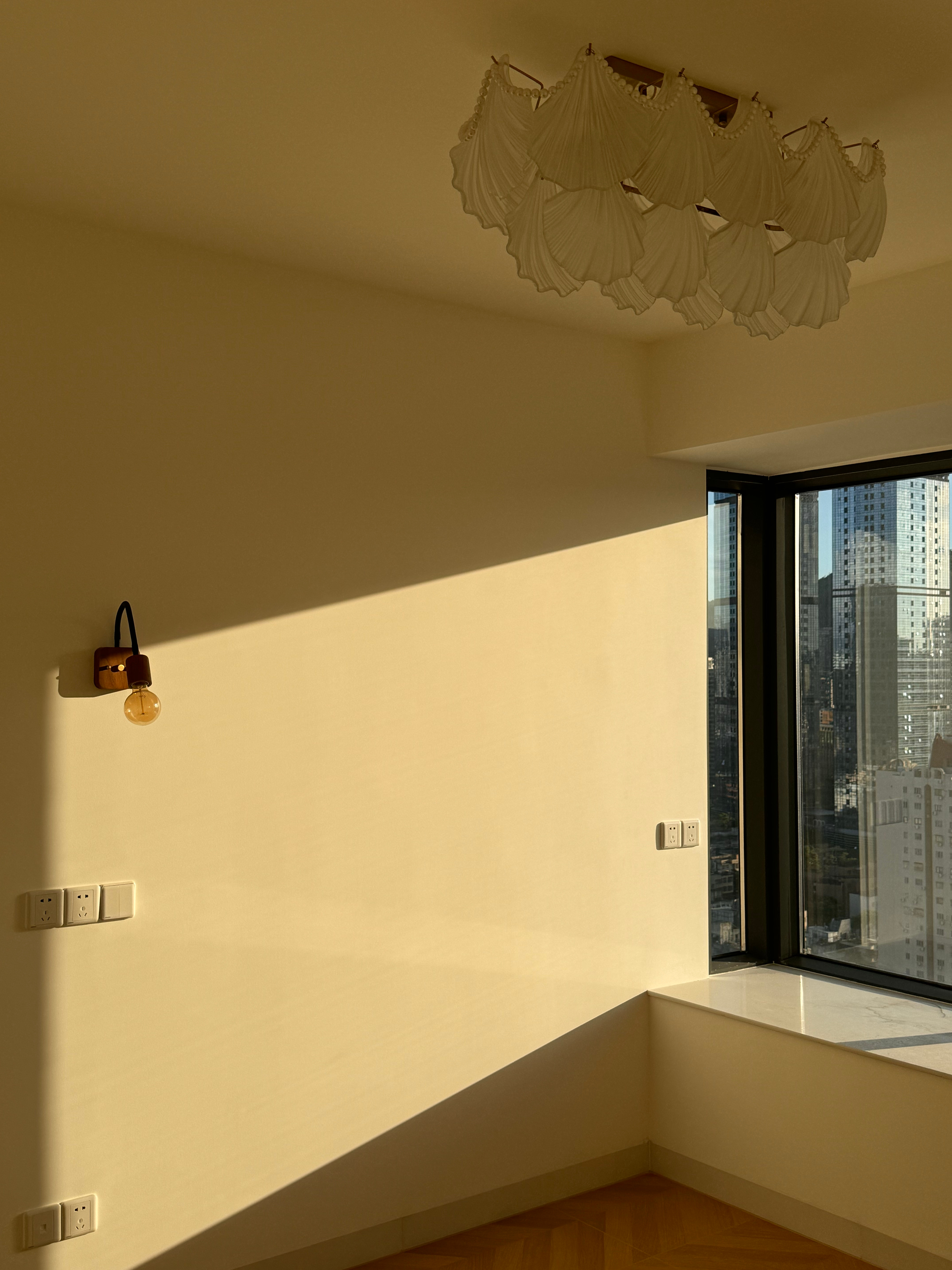 被临近夕阳的光影美到失语 我家真好看啊！！ ​​​