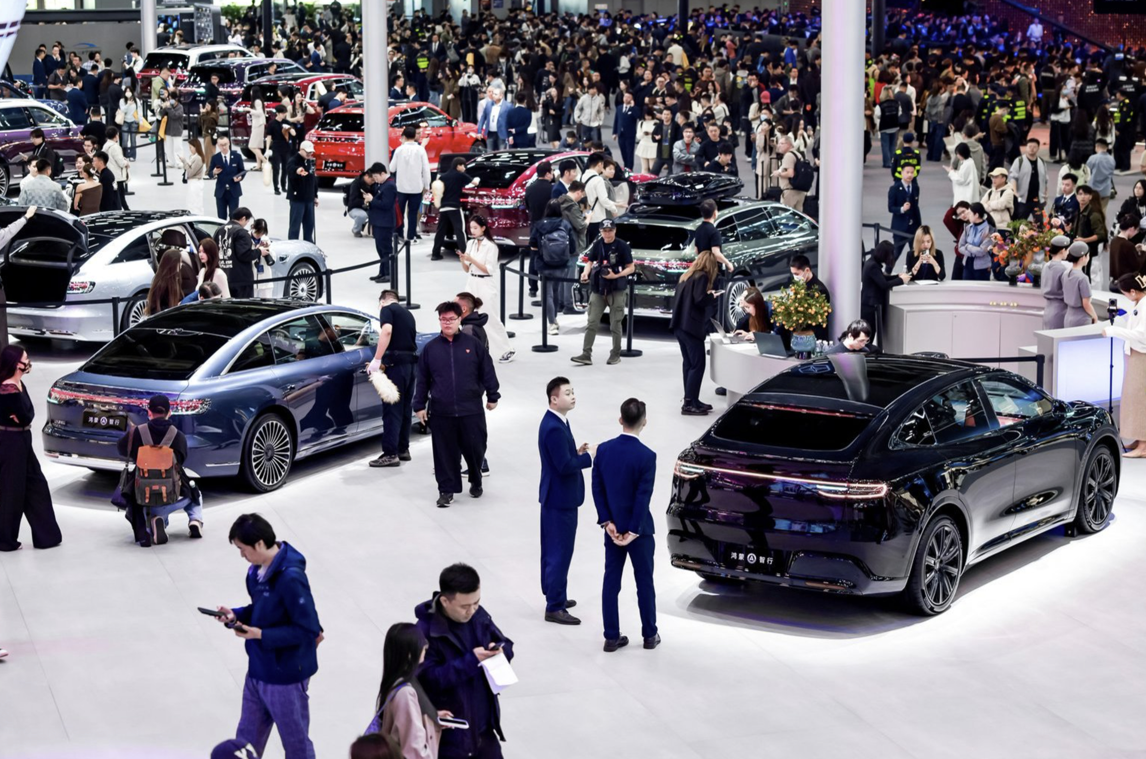 看到鸿蒙智行达成百万销量这个节点，我想说的不只是「快」——虽然这确实创下了新能源