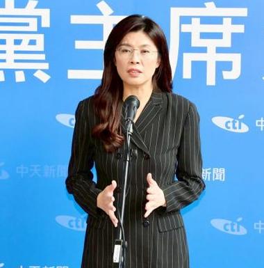 郑丽文这一次学聪明了！在赖清德，民众党纷纷对高市早苗成为日本首相发出贺信之后，这