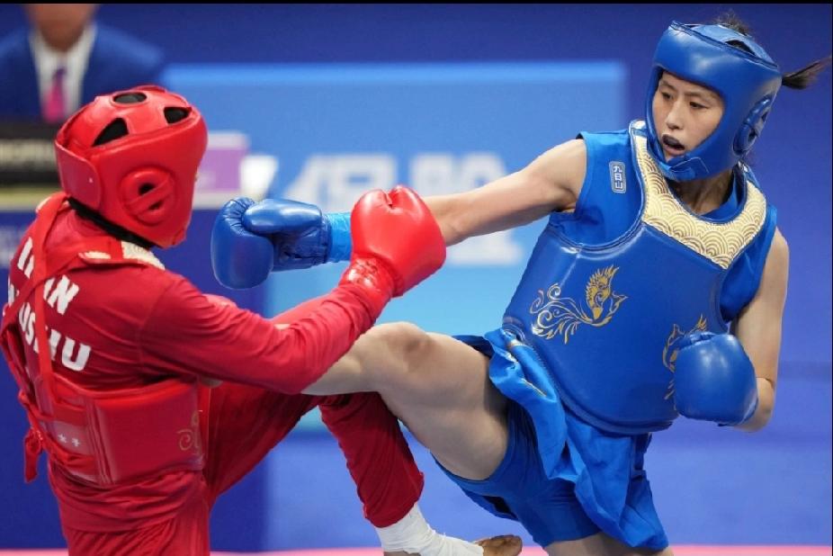 “武协主席”挨揍啦
学生会成立了个新组织，叫武术协会，听说会员还不少，主席是个山