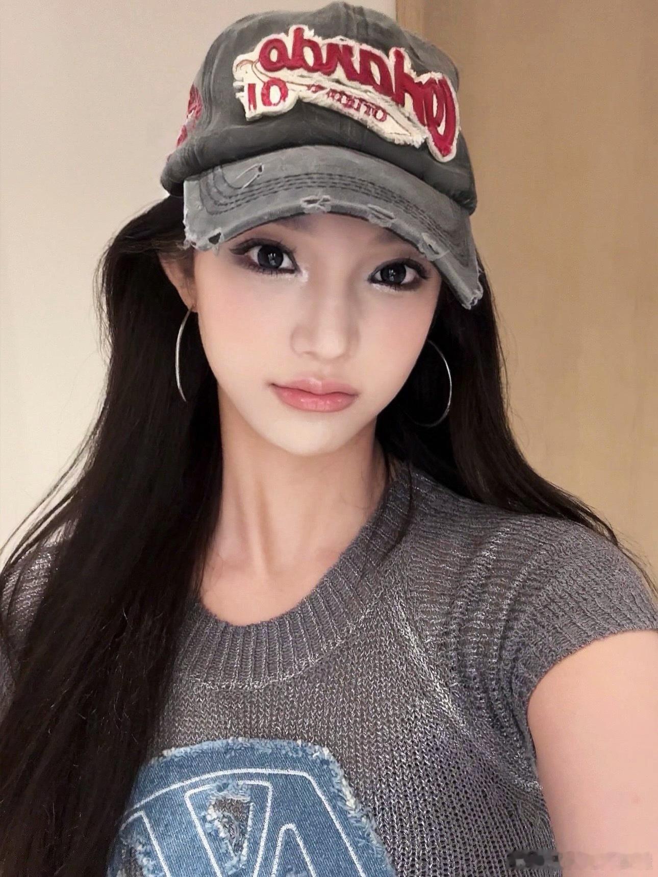 哈哈哈哈我男生朋友问我吃了几个宁艺卓 ​​​