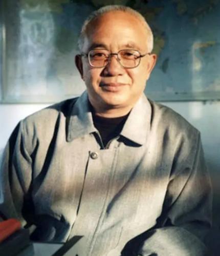 83岁核弹专家魏世杰，这位曾隐姓埋名26年铸就大国重器的科学家，如今却要伺候家里