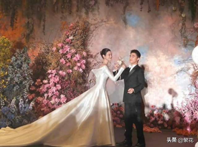 何猷君自嘲：矮奚梦瑶半个头，我还是拼尽全力去追小明