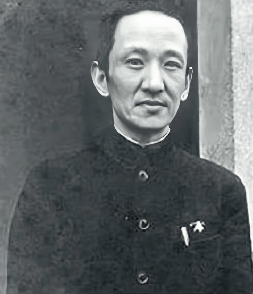 1947年，蒋介石心腹陈布雷的女儿因通共嫌疑被捕，毛人凤将此事告诉陈布雷时，他却