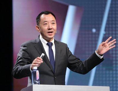 “清华硕士”毕业的县委书记陈行甲，语出惊人：“贪官贪的钱，一个是养儿子，一个是买