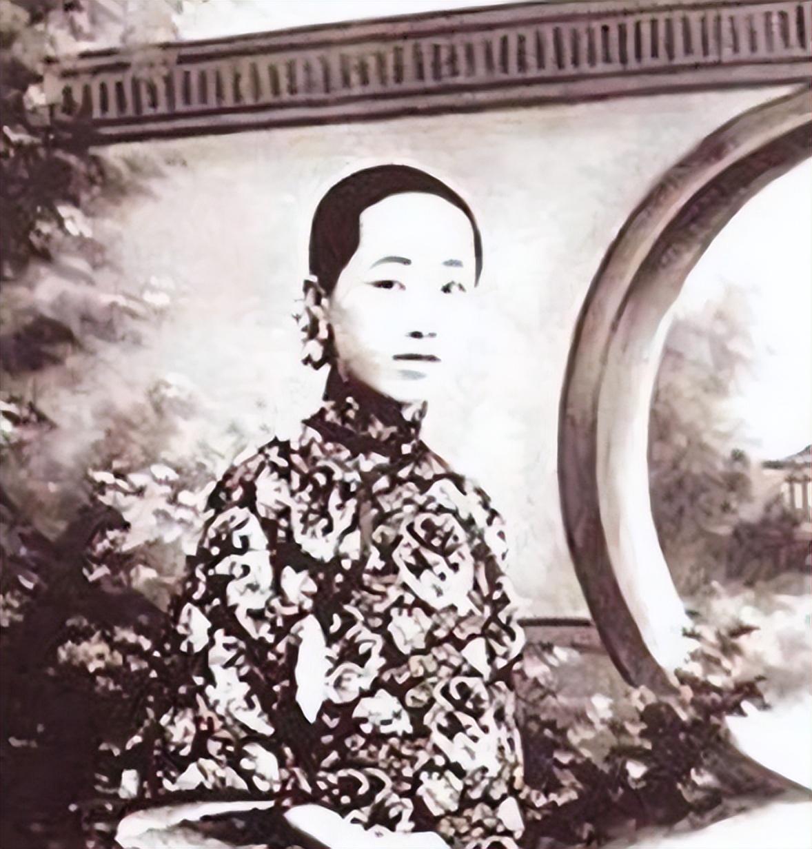 30岁的梁启超强行与17岁的王桂荃行房后，却连看都不看她一眼，冷冷说道：“在我家