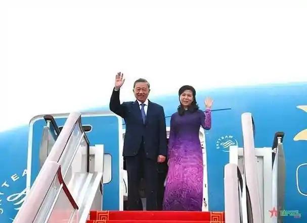 苏林回国火车刚开动就变天？

中越联合声明重磅落地，这才是真兄弟的硬核底气。
