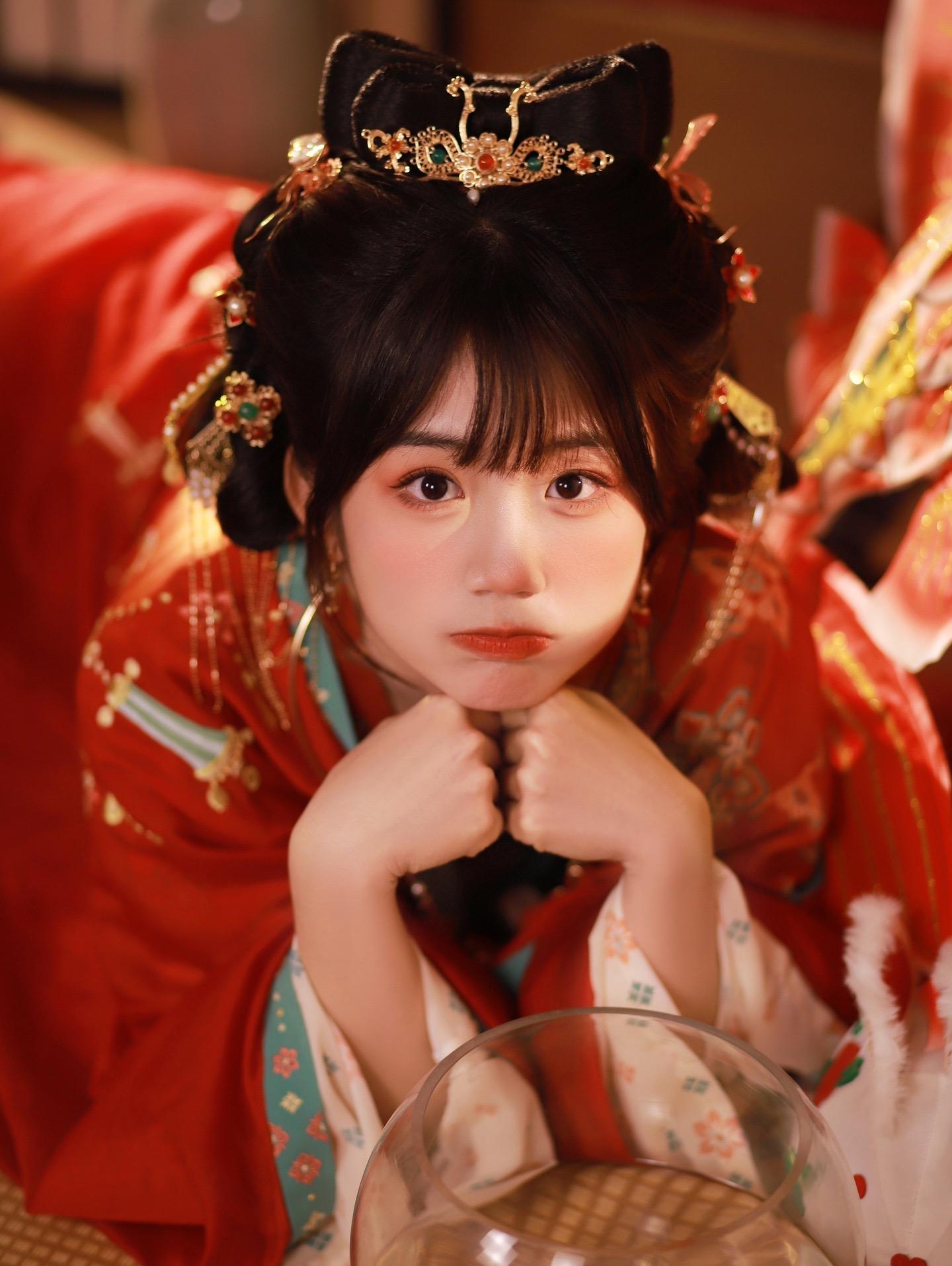 盛唐小公主来给大家拜年咯！！🪭🏮✨。
