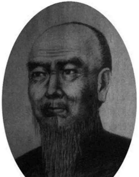 1887年，武术家杨秀山外出卖玉米，路上遇到一个病倒的僧人，心善的他，连忙把僧人