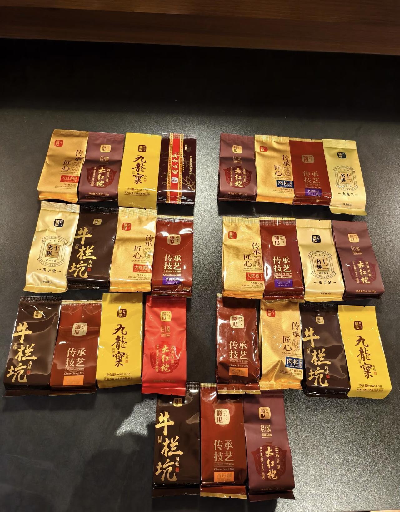 不算不知道，喝茶竟然成为了我最大的支出，每个月比吃饭花的钱都多。
喝茶成习惯已经