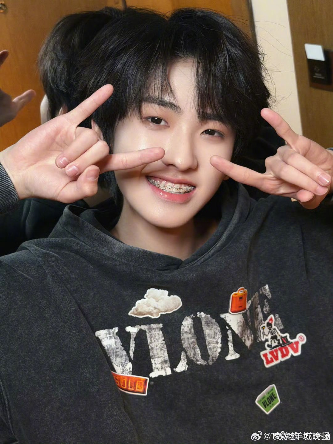 【谁的少年感穿搭让你觉得青春正当时】少年感真的是一种很神奇的气质，无关年龄，只关