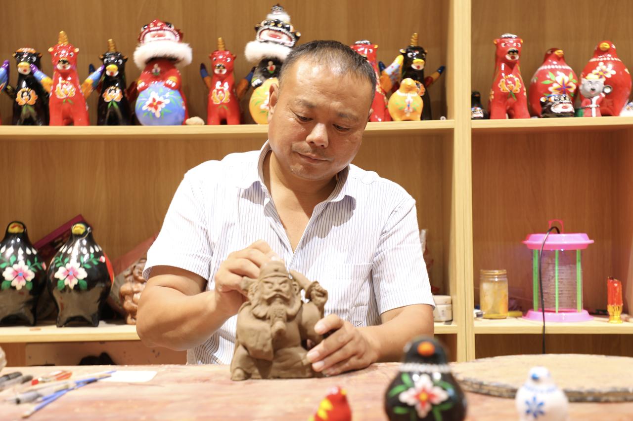 非遗传承有作为：“泥咕张”兄弟泥咕咕筑梦双喜临门

国家历史文化名城、中国民间文