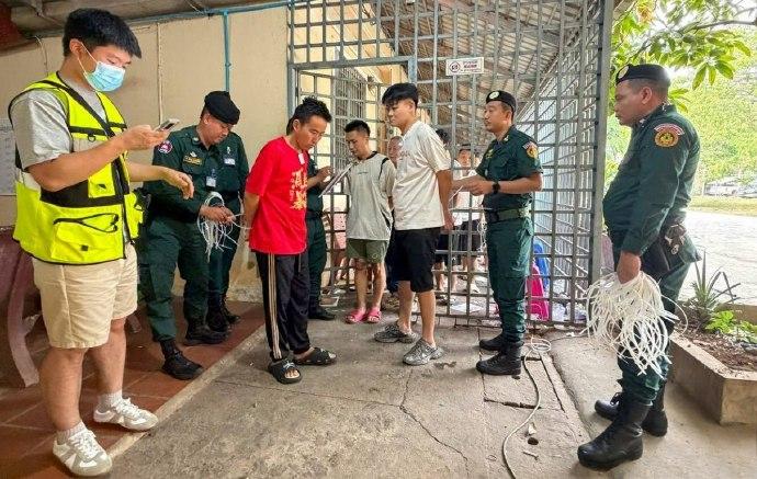 涉电诈等犯罪，柬埔寨再遣返153名外国嫌犯
 
柬埔寨移民总局于4月28日晚上至