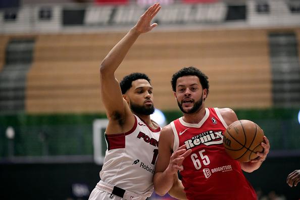 费城76人已同意签下亚历克斯·里斯一份双向NBA合同。
里斯本赛季早些时候曾为俄